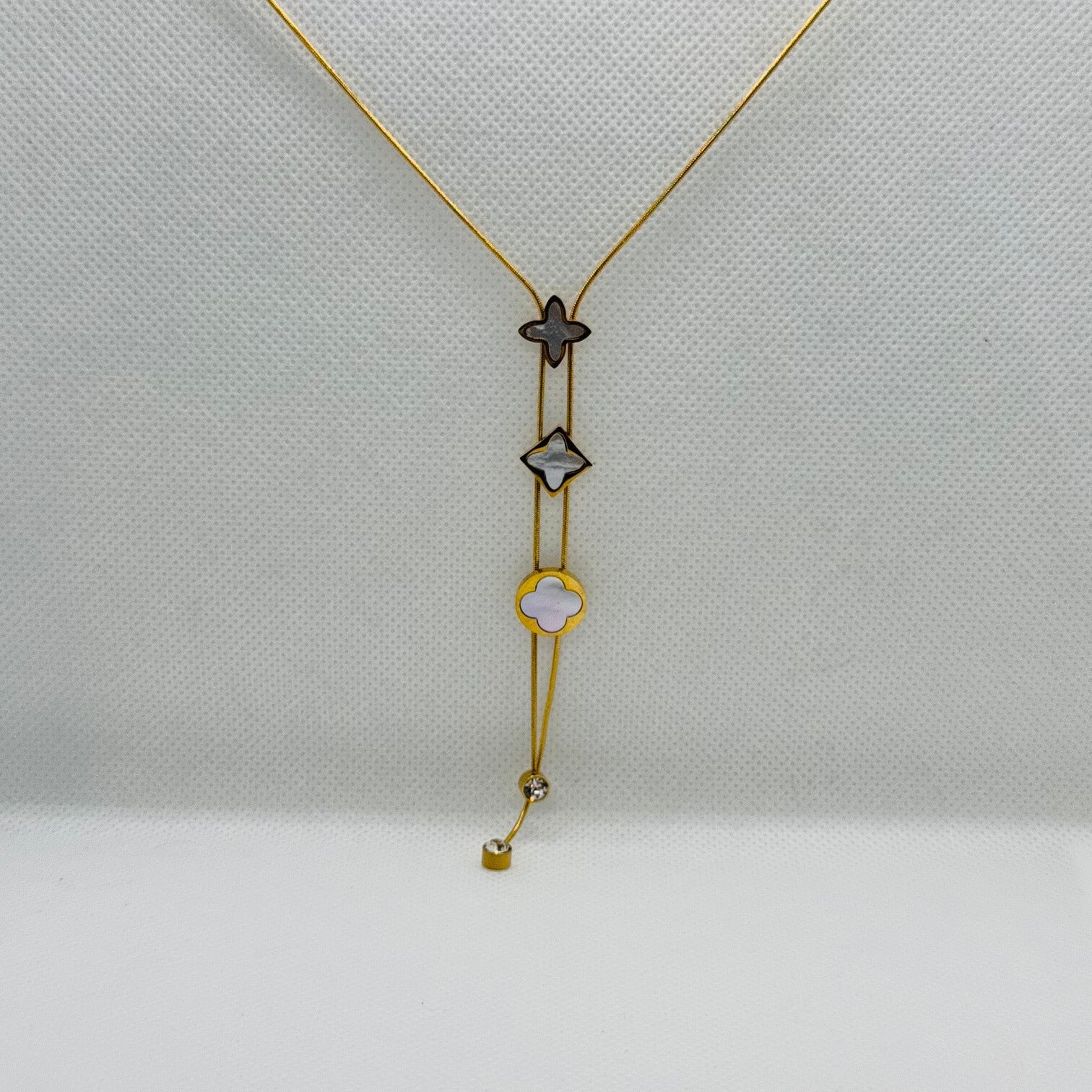 pendant necklace