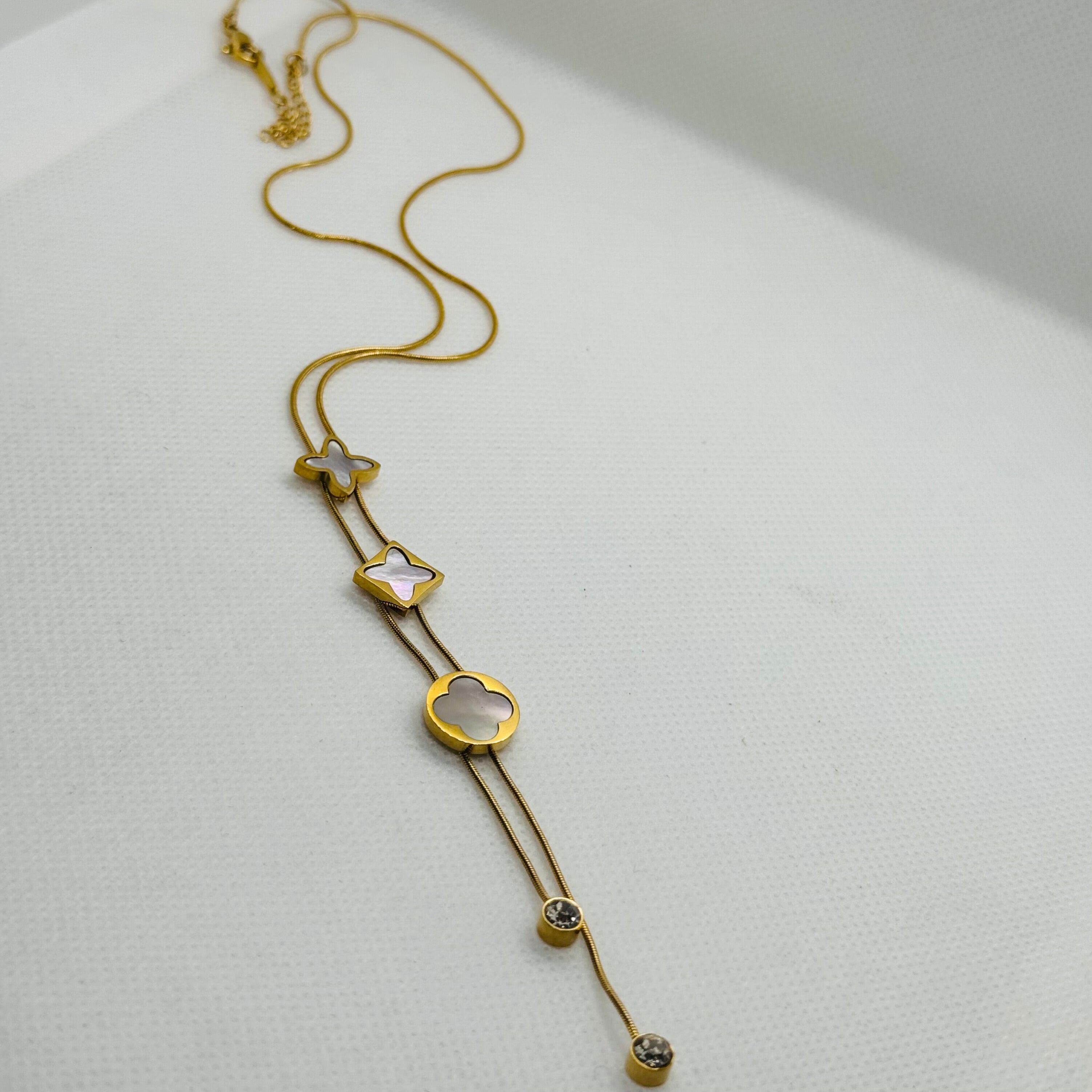 pendant necklace