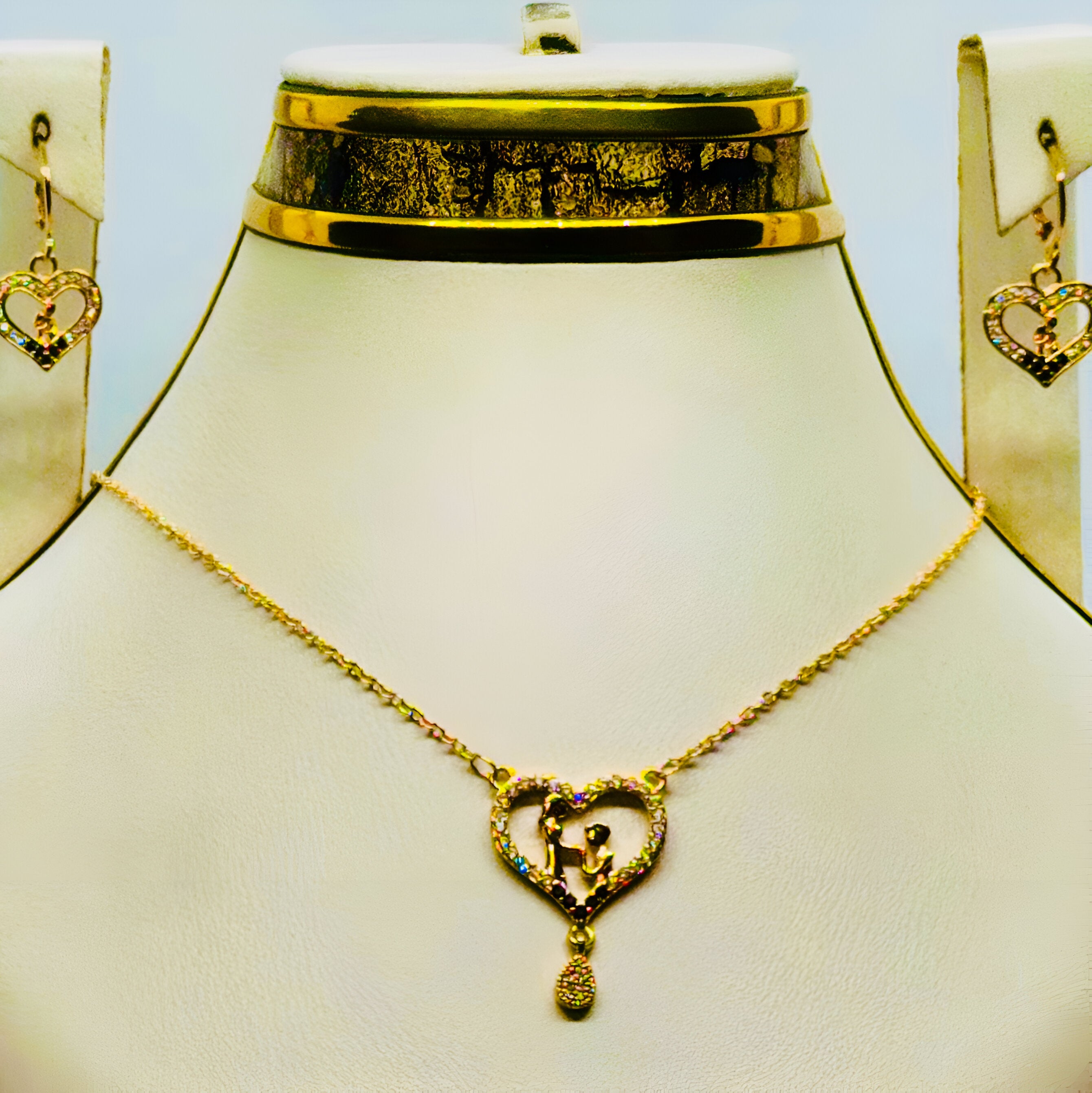 Heart-shaped pendant and earring set